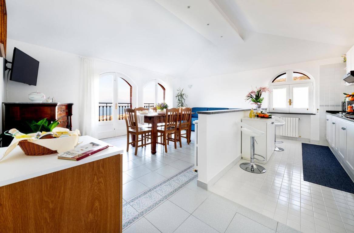 Sorrentovibes - Sea View Rooftop Apartment With Jacuzzi & Garden Екстер'єр фото